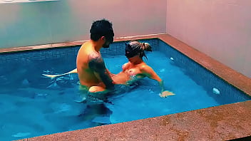 Preview 3 of Polis Polissex - I TORE UP THIS TASTY PUSSY IN THE POOL.
