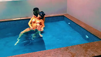Preview 4 of Polis Polissex - I TORE UP THIS TASTY PUSSY IN THE POOL.
