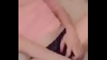 Preview 1 of Jordi El Nino Lesbian - Se mete celular en la vagina
