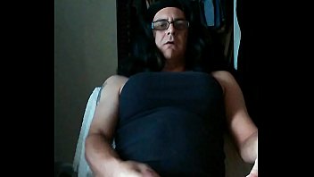 Preview 2 of Rub Cum On Her Face - Gwenny getting off