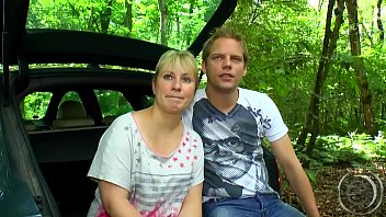 Preview 1 of Cum Sex Hd - Ob sich das neue Auto auch zum Ficken eignet - Iris &amp_ Klaus probiert es mal aus