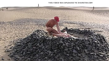 Preview 2 of Memantat Bontot - Diashow Maspalomas Beach Sex