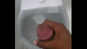 Preview 2 of Raped Bangla Sex - Batendo uma no banheiro