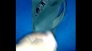 Preview 1 of Masturbasi Orang Hamil - Cumshot on my step Sister&#039_s sandal