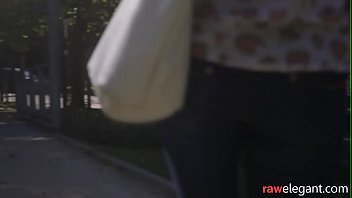 Preview 1 of Hund Fickt Frauen Porn Videos - Facialized euro riding black dong