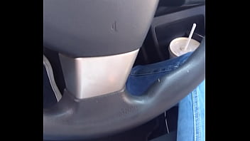 Preview 3 of Ass Big Arab - Tipo de Grindr se viene en mi coche despues de mamarme la verga