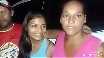 Preview 1 of Mostra Na Prais - Novinha chamando pessoas para o grp do whatsap