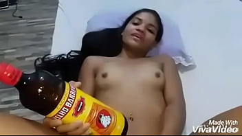 Preview 4 of Mostra Na Prais - Novinha chamando pessoas para o grp do whatsap