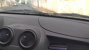 Preview 3 of Girlsmoke Crack - Estou fazendo UBER e a mulher do meu vizinho pagou um boquete delicioso no carro pra mim