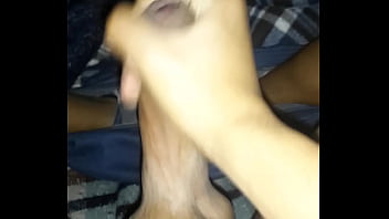 Preview 1 of Phudi Pati - Masturb&aacute_ndose en la cama