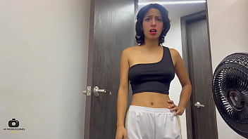 Preview 1 of Sex Withmuslim - Hago un intercambio sexual con mi peque&ntilde_a hermanastra,  ella ordena mi habitacion y yo la follo rico.