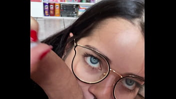 Preview 2 of Firsat Sex - A Debora Prado brincou com o egg na cabe&ccedil_a do meu pau enquanto sua boquinha babava nos meus ovos