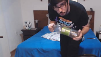 Preview 3 of Doctor And Suck Ness - NERD GAY SAFADO ENFIANDO GARRAFA NO CU