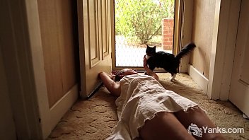 Preview 1 of Pani Ma - Horny Yanks Ezmerelda Swann Masturbates
