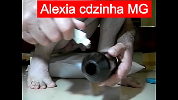 Preview 2 of Indol Budak - Alexia cdzinha MG arrombando c&uacute_ com vidro 6 cm largura
