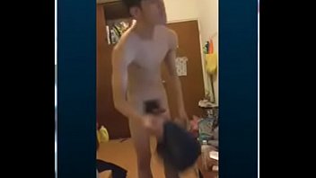 Preview 2 of Babei Sex Hd - 台灣街舞超級帥哥發情 裸體擺pose給你看