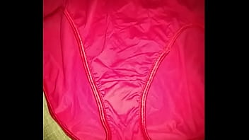 Preview 2 of Hanna Schiller - Panty roja mami golfa