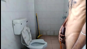 Preview 4 of Pinaycam Frog - Black cock morning massage