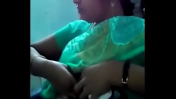 Preview 3 of Karnatakabsex - Tamil girl boobs