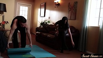 Preview 1 of Arobian Gril - Gorgeous stepsister banged after yoga class