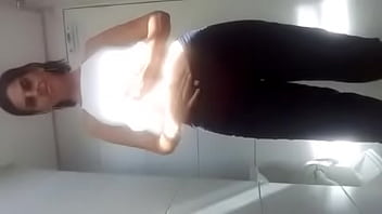 Preview 1 of Mom Milk Nipples - Coroa seduzindo