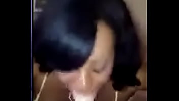 Preview 1 of I Didnt Know She Was A Cleaning - Mulher Faz Oral Bem Gostoso e Engole Toda a Porra &ndash_ Amador