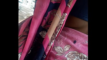 Preview 3 of Bbc Amateur Pleasure - Hot aunty showing her big navel and boops