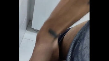 Preview 1 of Xnxx 29 - Massageando o braulio