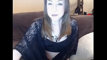Preview 1 of Gamesdeen Com - Webcam Cute Cam Smoker