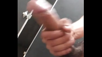 Preview 1 of Q2 Inches Chock - Juicy cumshot