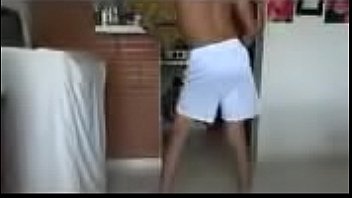 Preview 2 of Sheuillquirtcom - Este negro si sabe bailar