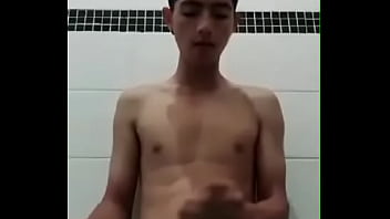 Preview 1 of Chicken Room - solo boy