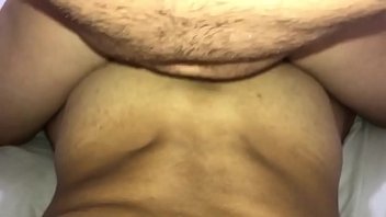Preview 2 of Sm Threesome Sex - Gatovers fudendo o vizinho no pelo enquanto marido viaja