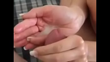 Preview 3 of Chub Gay Gay - Itanha&eacute_m SP,  novinha brincando com pau do primo sortudo