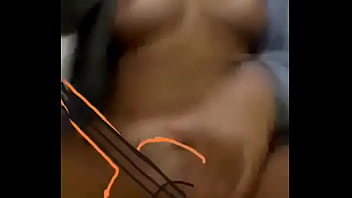 Preview 2 of Squirt Muff Com - Siririca tocando uma dedo na chana