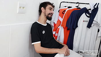 Preview 2 of Night Time Brother Sister Xxxx - Comi meu parceiro do futebol no vestiario!