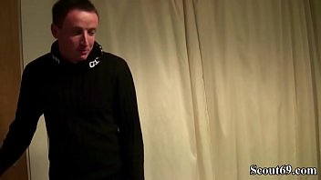 Preview 1 of House Xxx Sex Brazzer - Deutsche Mutter und Freundin ficken den Jungspund durch