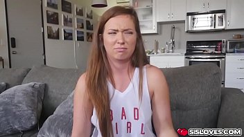 Preview 2 of Vlgsigswo - Maddy Oreilly make her butt bounce
