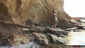 Preview 1 of Hard Tube Tube Bbw - Mega hot skinny teen masturbating on the beach