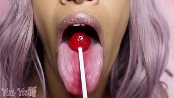 Preview 2 of Tante Vs Anjing Bokep - Longue Long Tongue Mouth Fetish Lollipop FULL VIDEO
