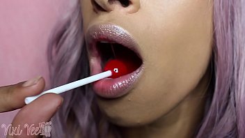 Preview 4 of Tante Vs Anjing Bokep - Longue Long Tongue Mouth Fetish Lollipop FULL VIDEO