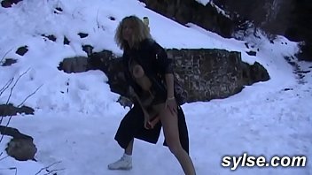 Preview 2 of Great Girl Ass - exhib milf en montagne avant le gangbang au l.