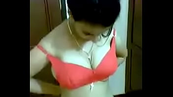 Preview 1 of Umayjkarr - Sexy Teen Exposing to boy friend