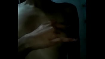 Preview 3 of Ayesha Grey - Masturb&aacute_ndose en el ba&ntilde_o