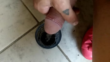 Preview 1 of Girls Fuck Milf - Caf&eacute_ com leite pronto