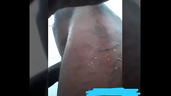 Preview 3 of Frozen Henta I - Deixando a F&ecirc_nix molha