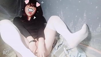 Preview 2 of Nika Noir Dildo - 中国伪娘宿舍床帘内自慰