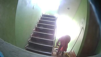 Preview 4 of Akter Bliout - natacha limpiando casa