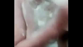 Preview 2 of Ernxxx - Gadis Desa Mandi Sambil Ngocok Memek