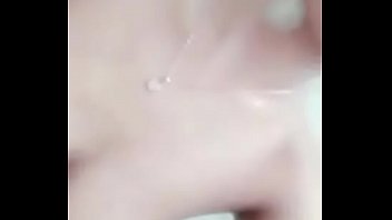 Preview 4 of Ernxxx - Gadis Desa Mandi Sambil Ngocok Memek